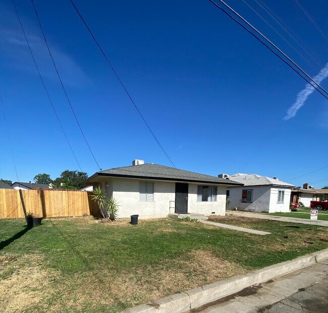 Building Photo - 2307 Verdugo Ln