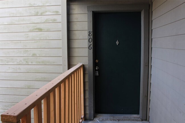 Foto del edificio - 16111 Aspenglen Dr