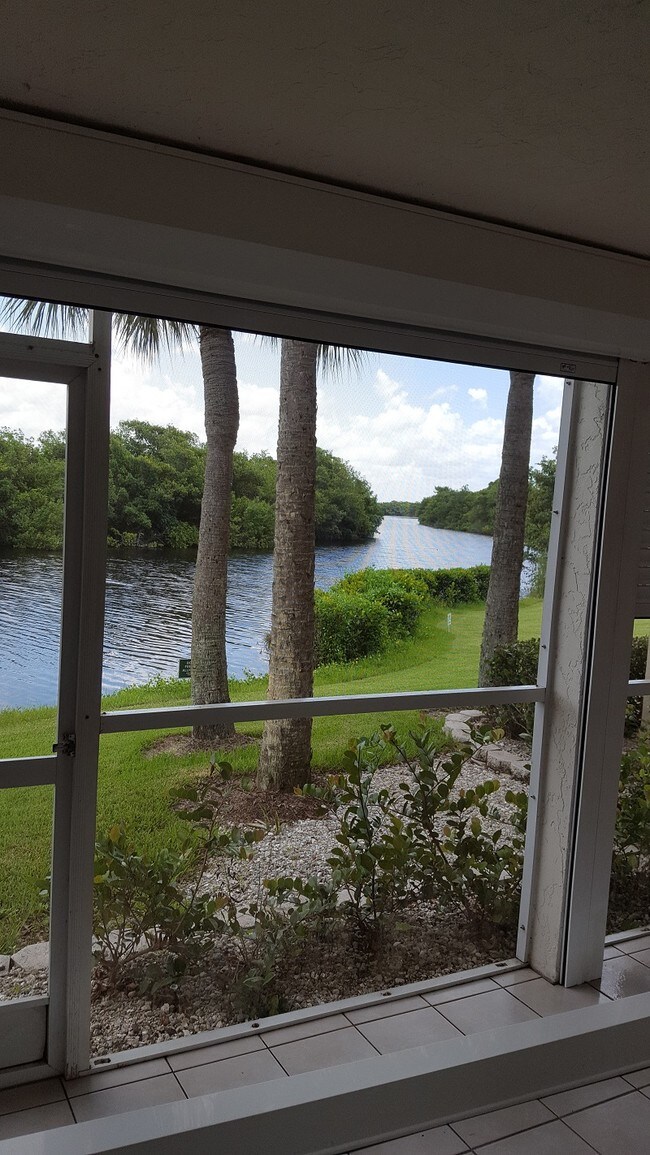 Foto del edificio - 1385 Mainsail Dr
