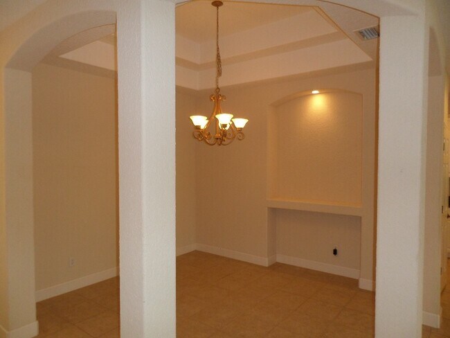 Foto del edificio - Hunters Ridge Beauty