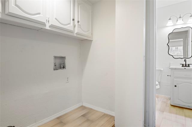 Foto del edificio - 3930 Mediterranean St