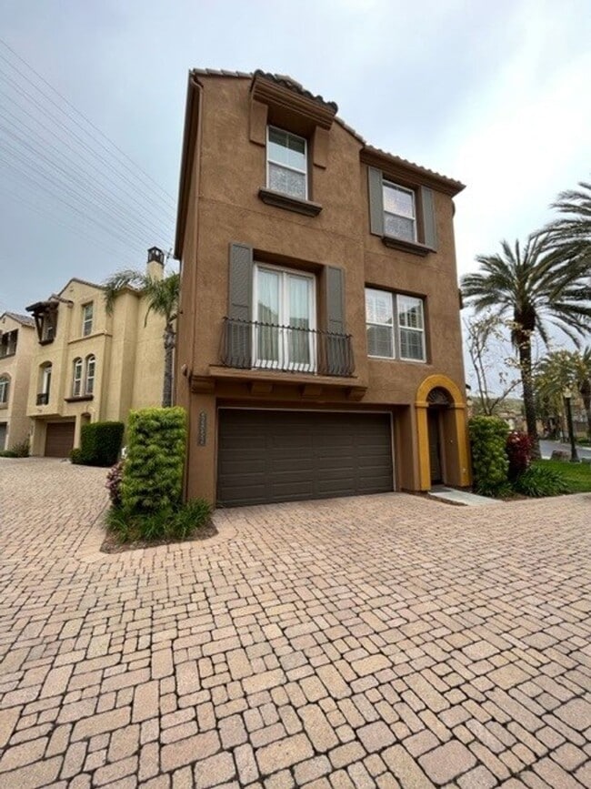 Building Photo - 2852 Villas Way