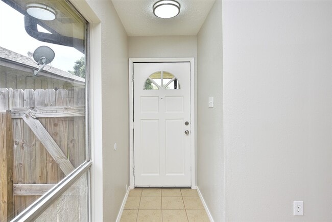 Building Photo - 1814 Brickarbor Dr