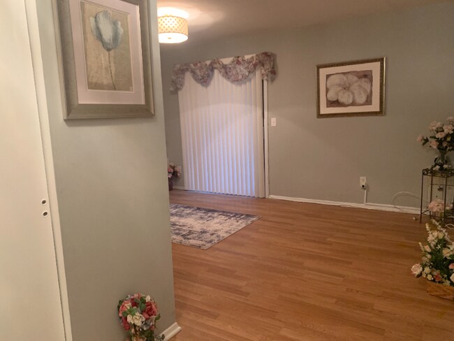 Foto del edificio - 20 405-405 Delar Pkwy
