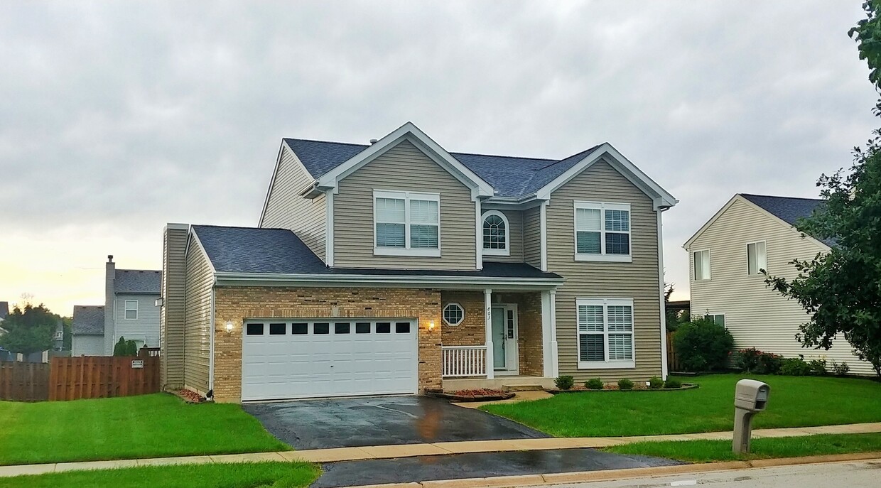 Primary Photo - 803 S Sparkle Ct