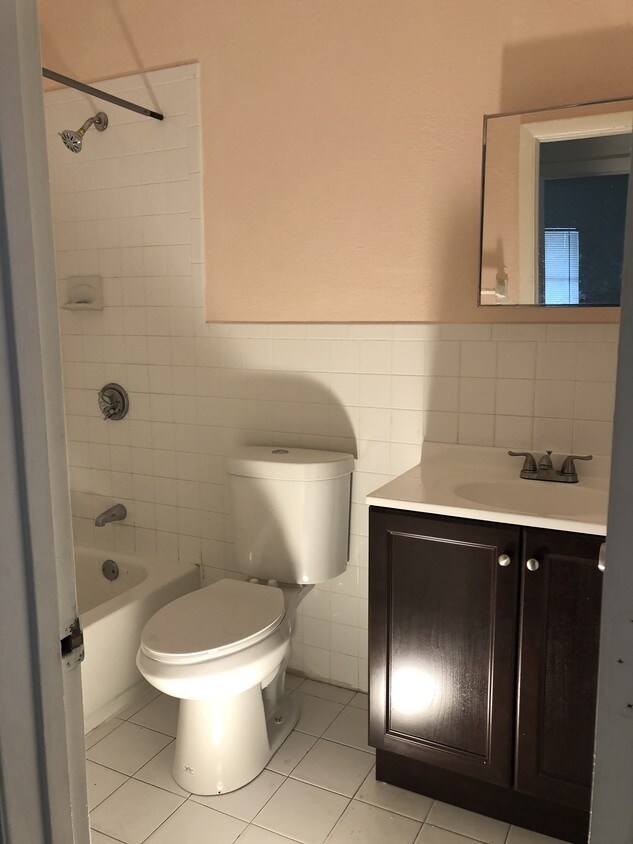 Foto principal - 631 Kathy Ln