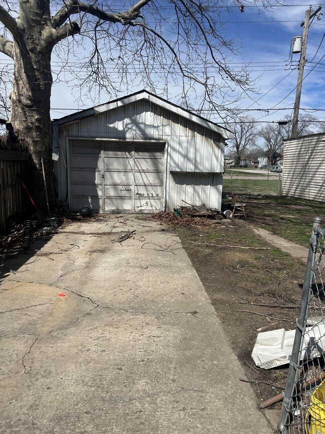 Foto del edificio - 2345 Iowa St