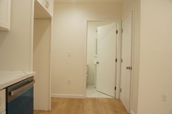 Foto del edificio - 12149 Alondra Blvd