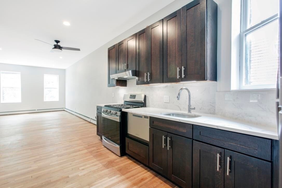Foto principal - 228 1st St