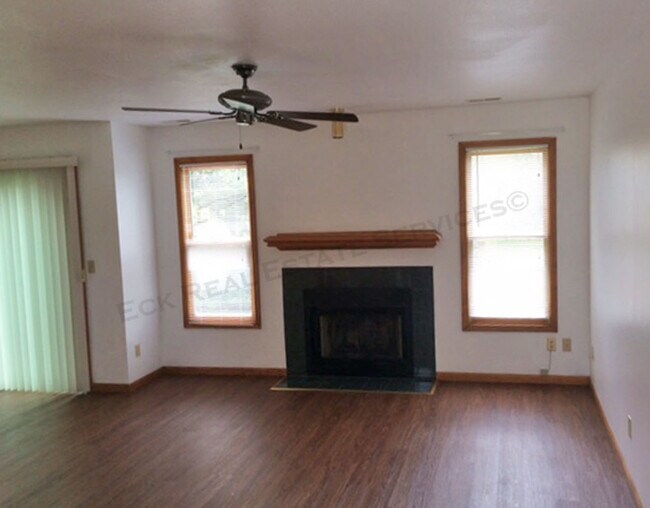 Building Photo - 4700 W 24th St