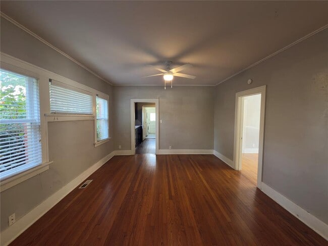 Building Photo - 1806 N Robinson Ave