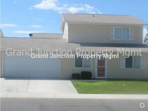 Building Photo - 380 Kathleen Cir