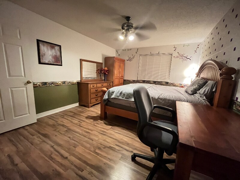 Foto principal - 1481 M W Stroud Rd
