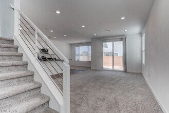Building Photo - 70 Harrison Rose Ct