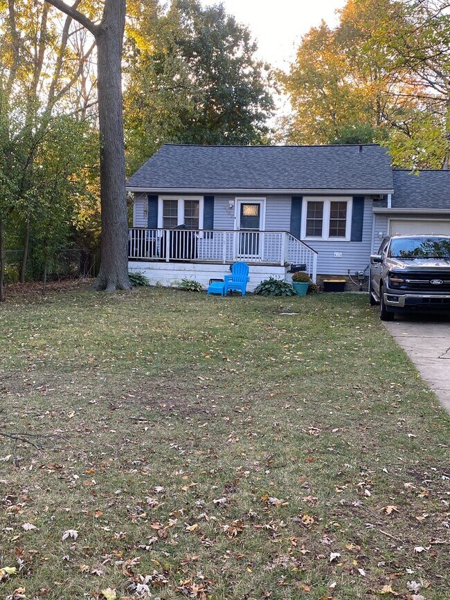 Foto del edificio - PRICE REDUCED!!!Charming 2-bedroom, 1-bath...