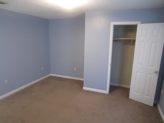 Building Photo - 1 Nettles Ln