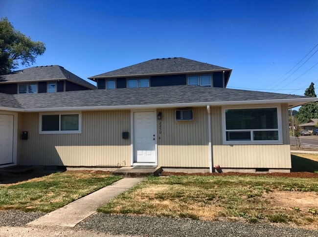 Building Photo - WINTER SPECIAL ~ $735 OFF FIRST MONTH RENT