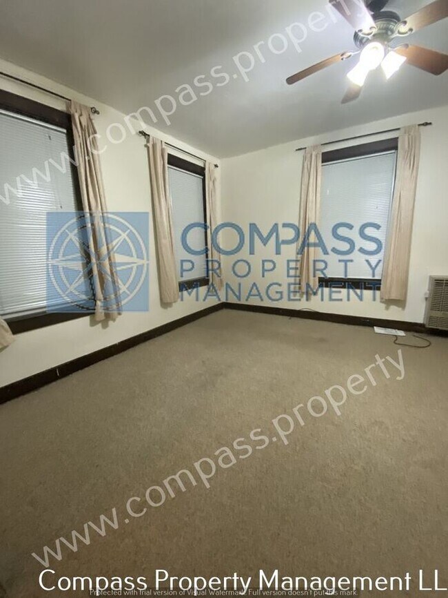 Building Photo - $ 895 - Efficiency, 1 Bath 1st Floor Apart...