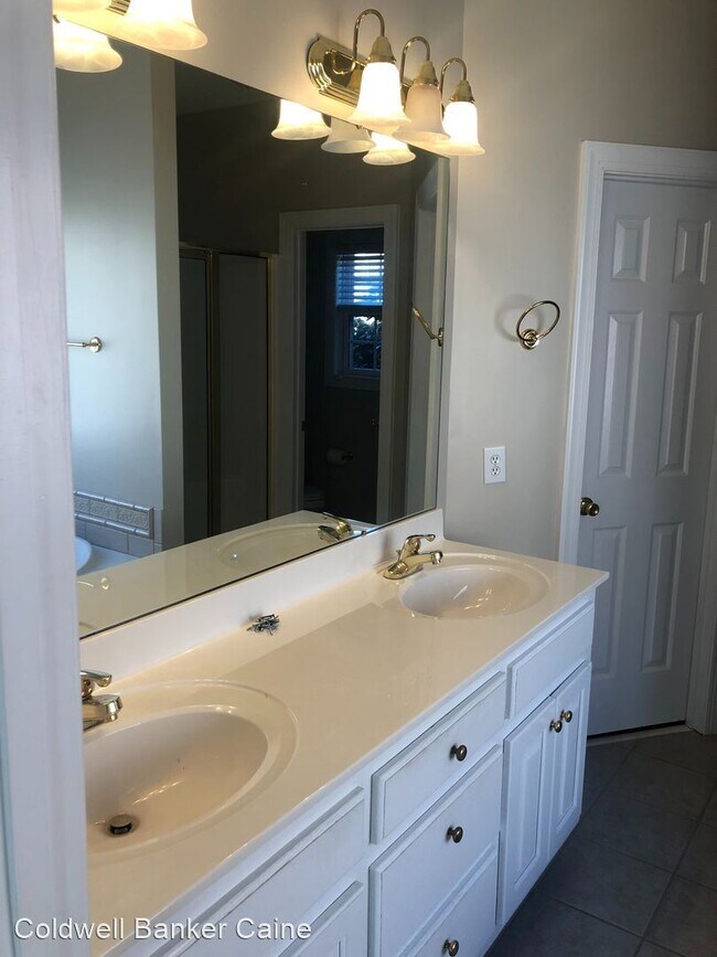 Building Photo - 4 br, 2 bath House - 514 Spring Point Court