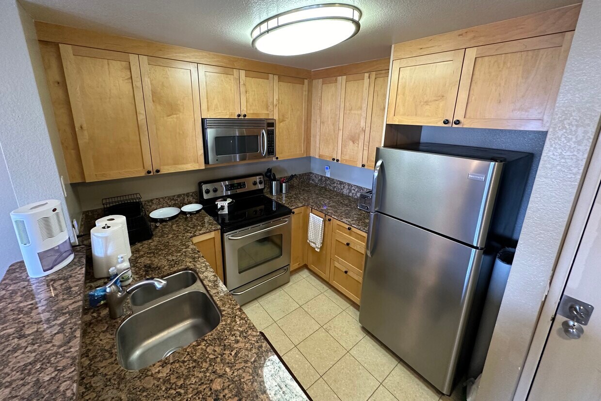 Primary Photo - 3440 Lebon Dr