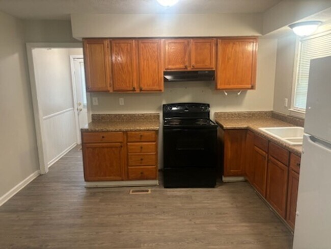 Building Photo - 254 Channing Dr