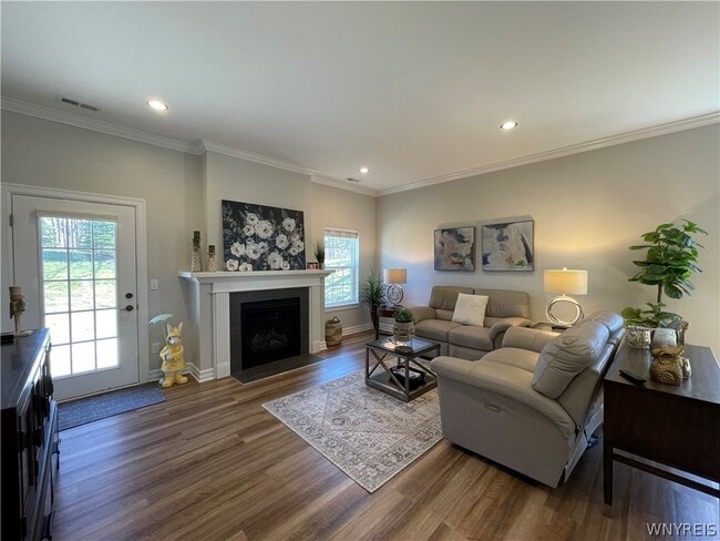 Building Photo - 5281-5287 Chestnut Ridge Rd