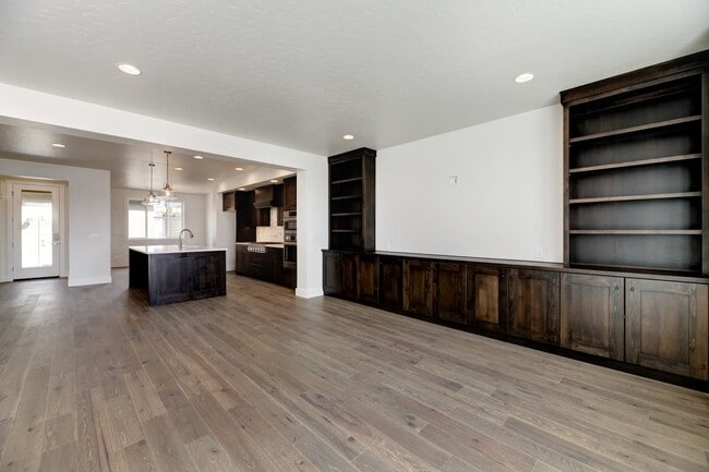 Building Photo - 3 Bedroom 2.5 Bathroom Townhouse in Harris Ranch.