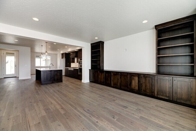 Foto del edificio - 3 Bedroom 2.5 Bathroom Townhouse in Harris Ranch.