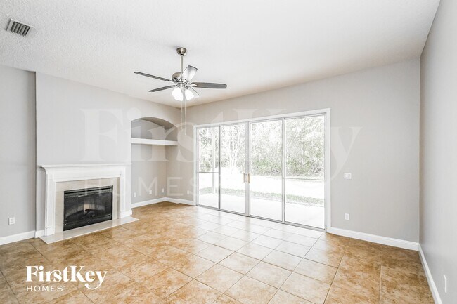 Foto del edificio - 408 Spring Ridge Ct