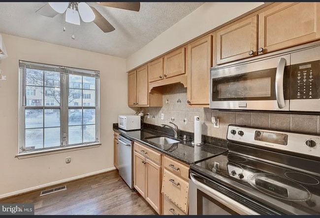 Building Photo - 5524 K St