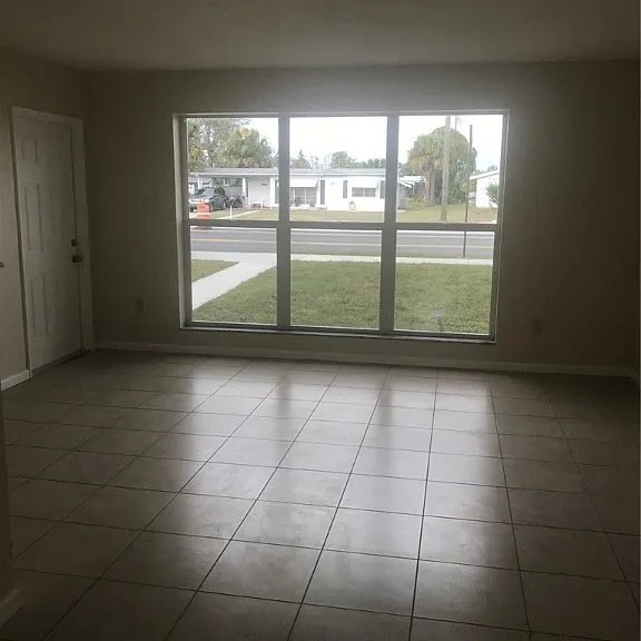 Foto del edificio - 22145 Midway Blvd