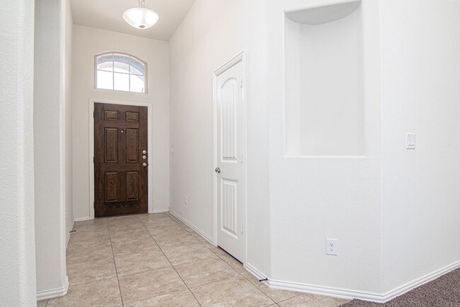 Foto del edificio - 2312 Sky View Rd