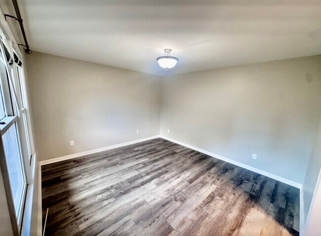 Foto del edificio - 227 St Albans Dr