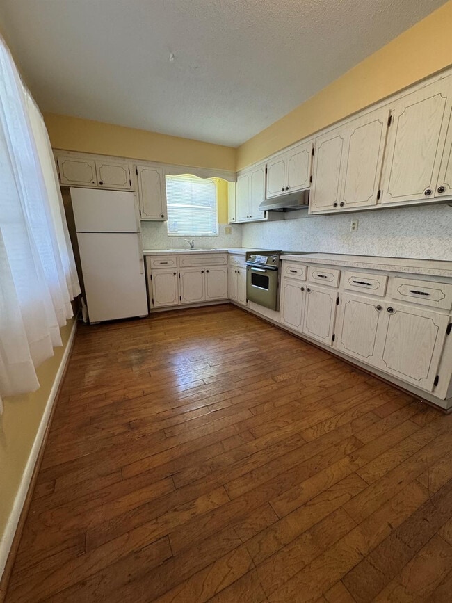 Building Photo - 1901 NE 29th St