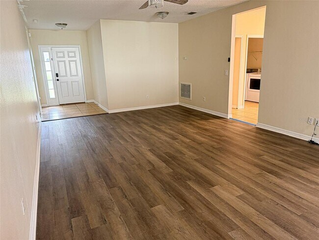 Foto del edificio - 2203 Anoka Way