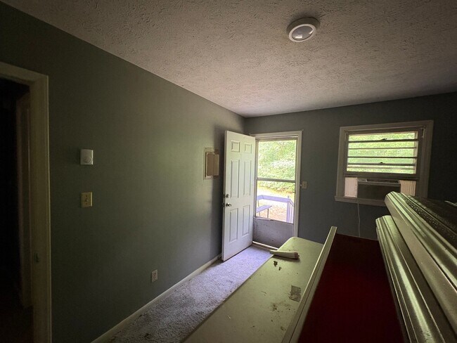 Foto del edificio - 3362-3362 Normandy Park Rd