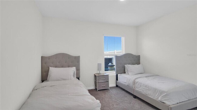 Foto del edificio - 5440 Logan Cave Ave