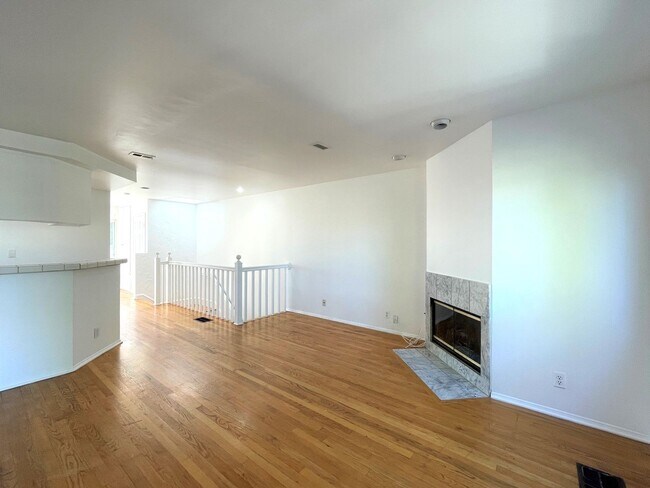 Building Photo - 451