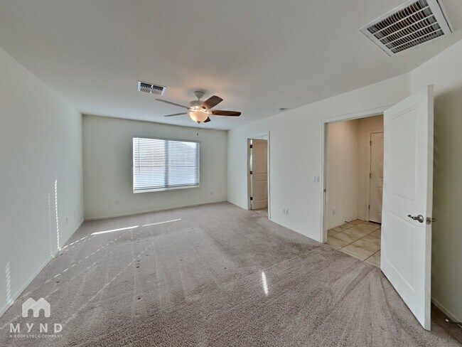 Building Photo - 10761 W Wexford Ln