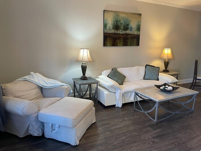 Building Photo - 385 Old Epps Bridge Rd