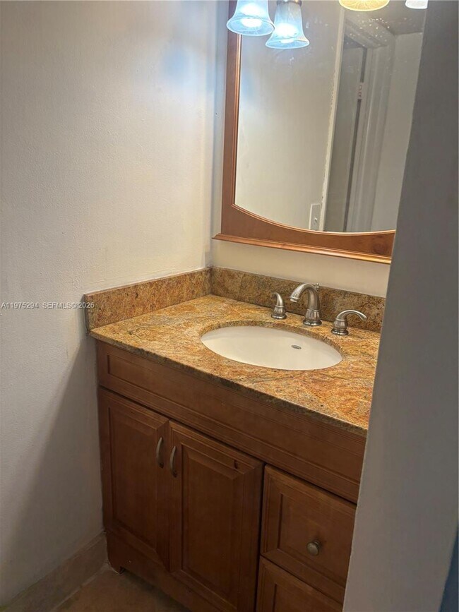 Building Photo - 9964 Nob Hill Pl