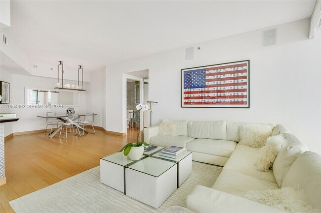 Foto del edificio - 1000 South Pointe Dr