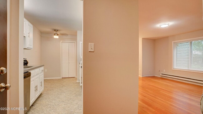 Building Photo - 233 Medford Ct