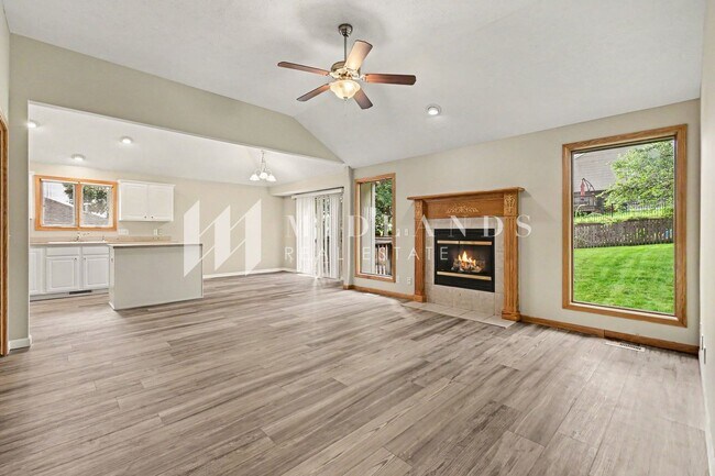 Foto del edificio - 15613 Timberlane Dr