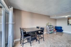 Foto del edificio - 2 br, 2 bath  - 9359 Fontainebleau Blvd F403