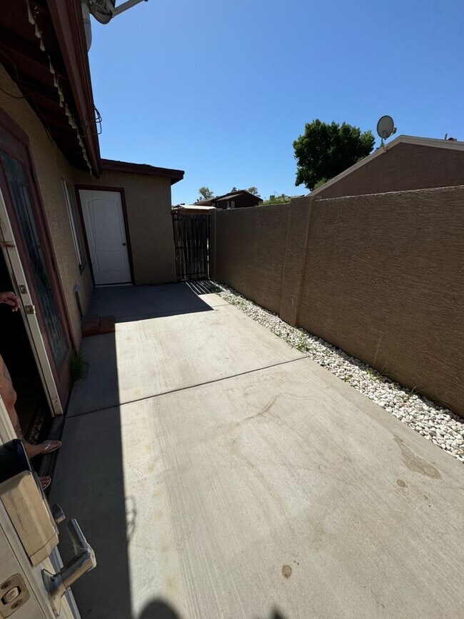 Foto del edificio - Tempe townhome at 101/University