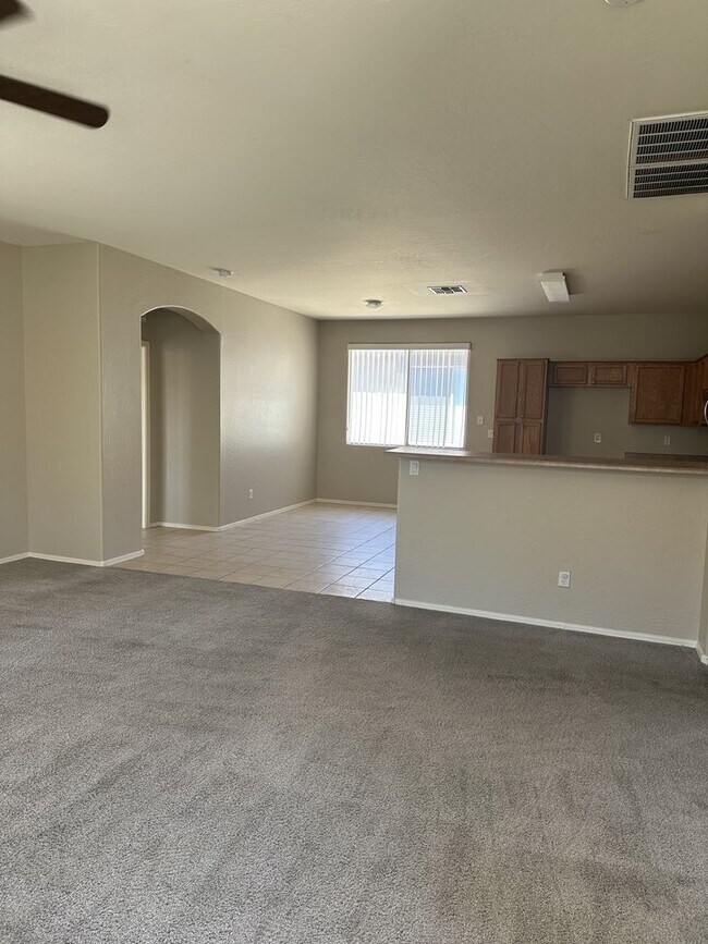 Foto del edificio - 4 bedroom in The Villages at QC!