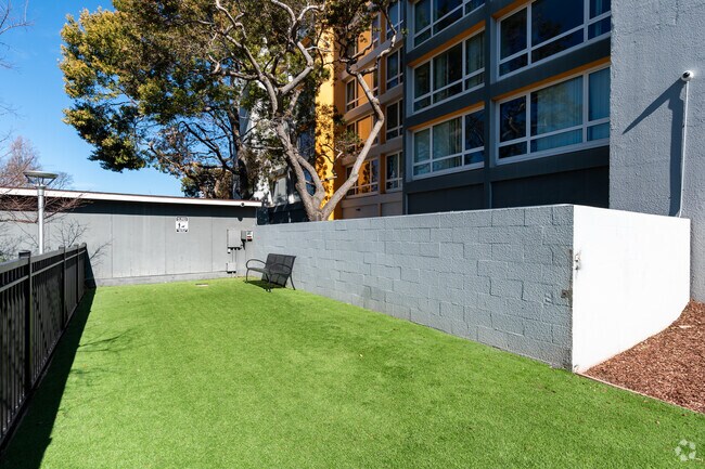 Parque para perros - ReNew on Merritt