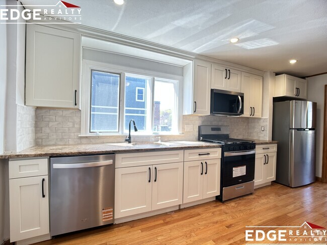 Building Photo - 82 Beechcroft St