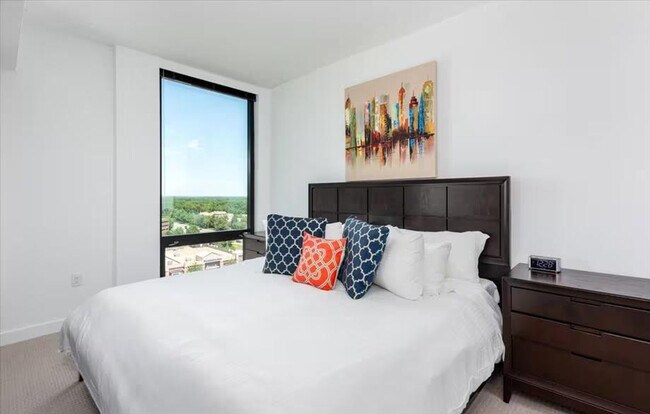 Foto del edificio - 11911 Freedom Dr